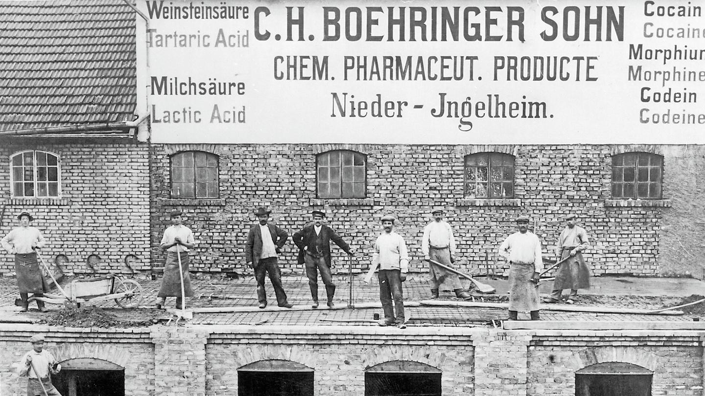 6. rege Baut?tigkeit auf dem Firmengel?nde um 1900_skaliert 6. rege Baut?tigkeit auf dem Firmengel?nde um 1900_skaliert