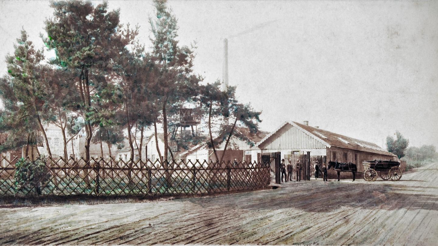 Beginnings01_Factory entrance of Boehringer Ingelheim, around 1890_skaliert Beginnings01_Factory entrance of Boehringer Ingelheim, around 1890_skaliert.jpg