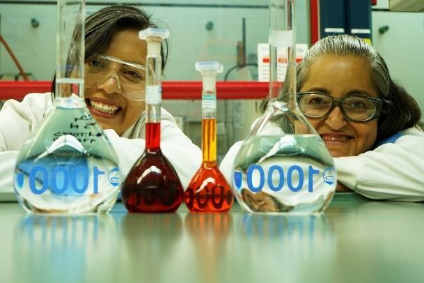 xochimilco_laboratory-employees_content-image xochimilco_laboratory-employees_content-image.jpg